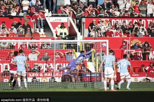 曼联有意回购昔日门神，意甲高人或重返老特拉福德